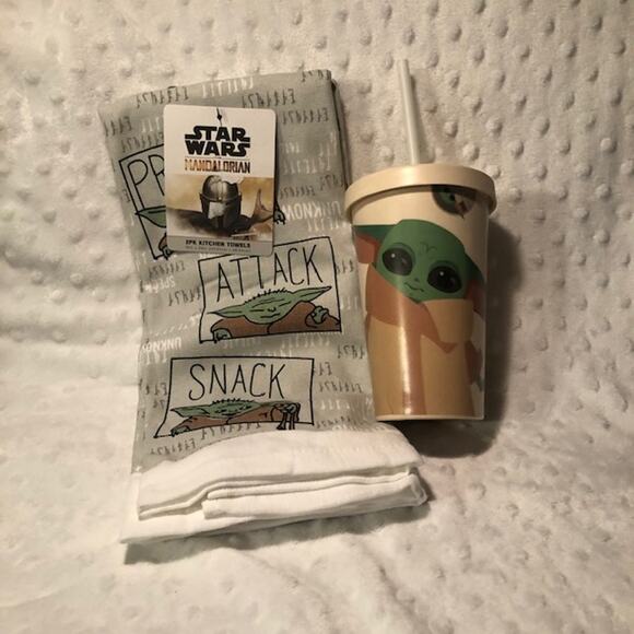 Baby Yoda Travel Cup & Kitchen Towel Combo-NEW - Picture 1 of 1